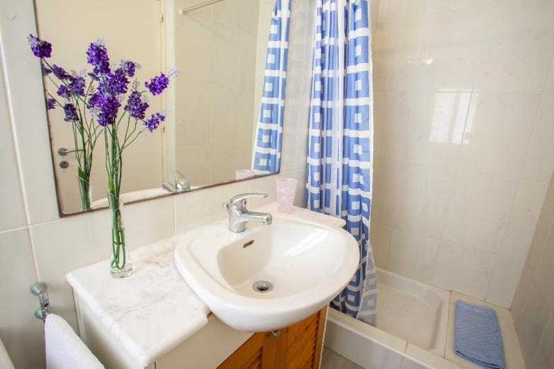 Five-Bedroom House image 4