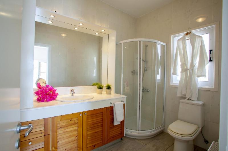 Five-Bedroom House image 2