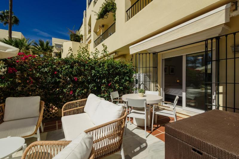 Cozy apartment with terrace and access to the beach in Elviria Marbella East - image 40