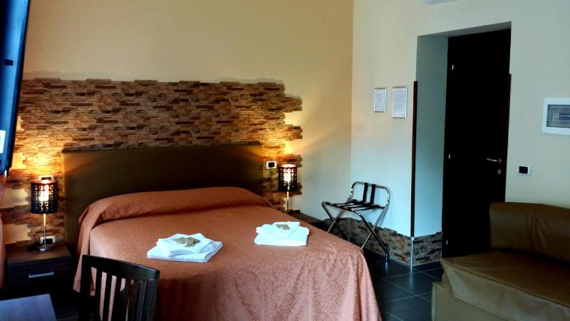 Quadruple Room with Balcony image 3