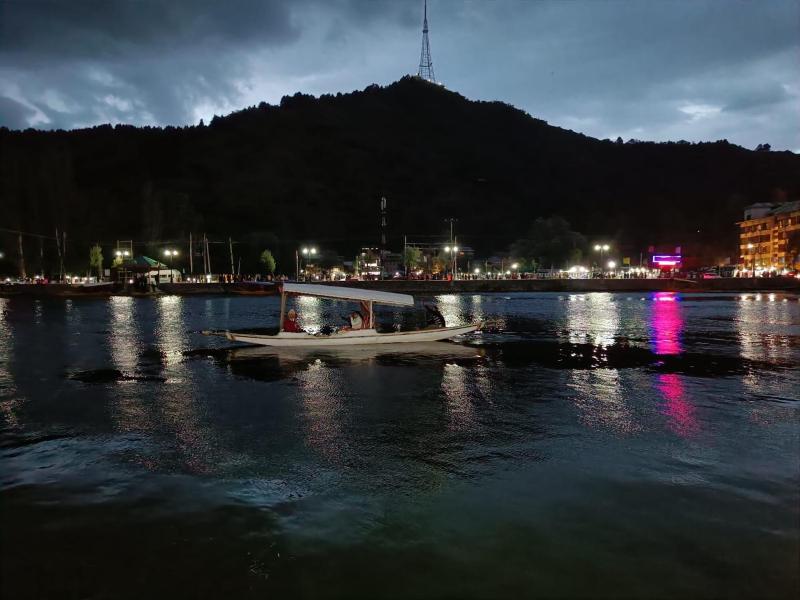 Island hotel and homestay - image 8