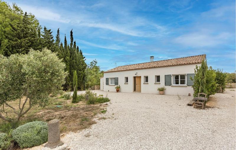 Amazing Home In Serignan - image 4