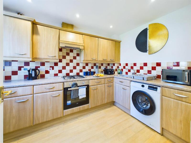 Sotherby Walk by Signature Stays - Townhouse - Parking - Modern - image 9