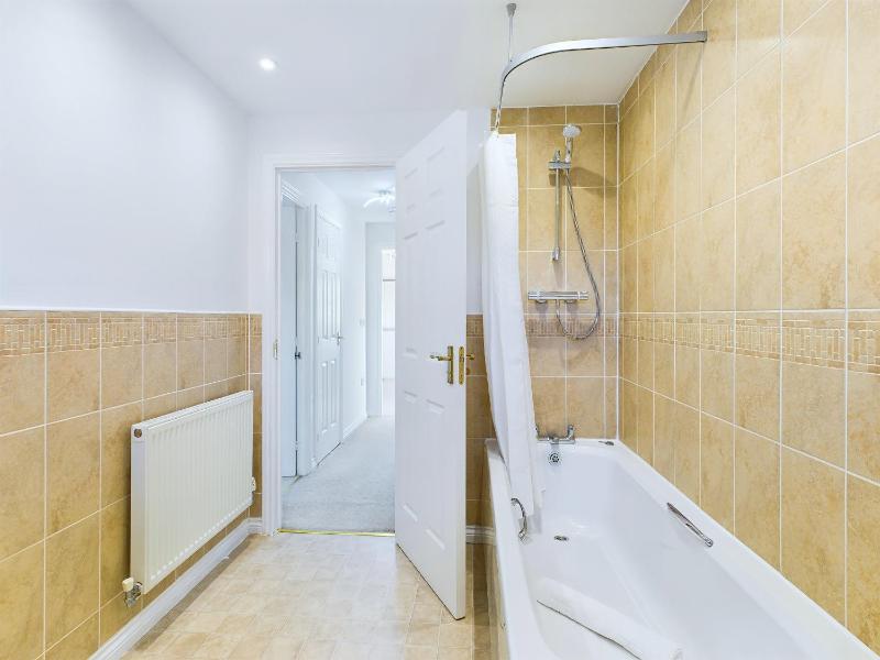 Sotherby Walk by Signature Stays - Townhouse - Parking - Modern - image 7