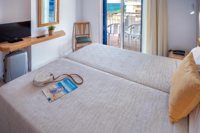 Double Room with Lateral Sea View image 4