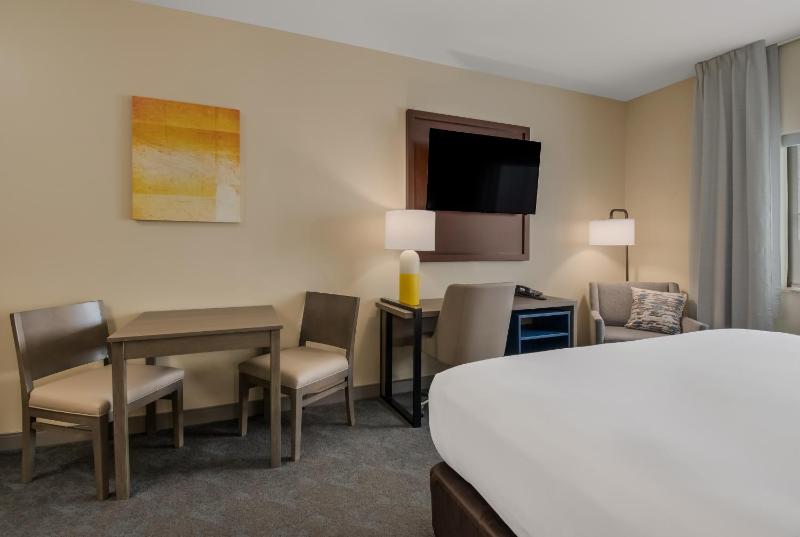 King Room - Non-Smoking image 2