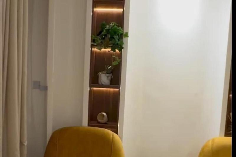 Sleeps 4 with Pool Access - image 8