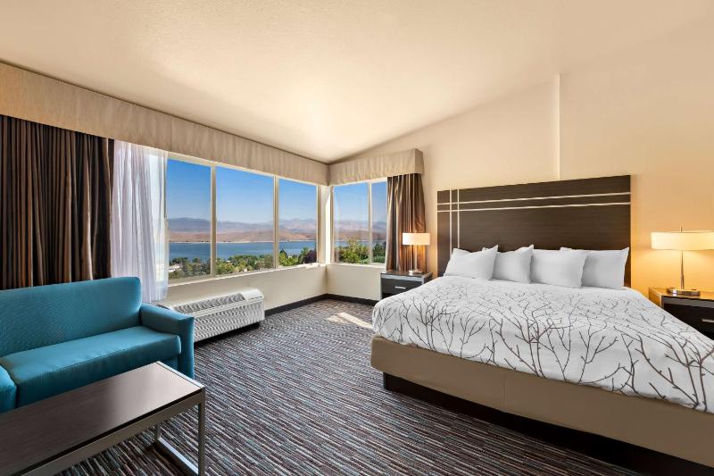 King Room with Panoramic View and Spa Bath image 4