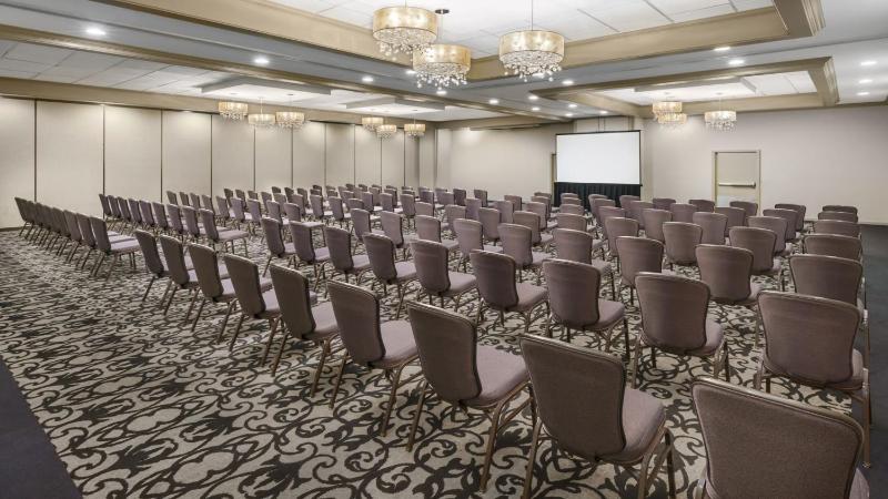 Crowne Plaza Phoenix Airport - PHX By IHG - image 33