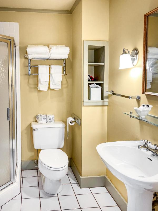 Superior Queen Room image 2