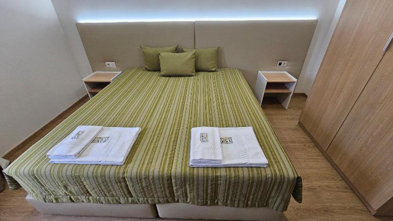 Double Room image 2