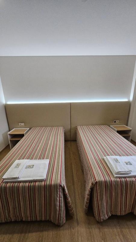 Twin Room image 2