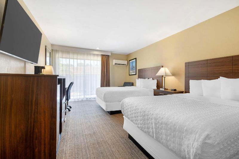  Room with Two Double Beds - Non-Smoking image 3
