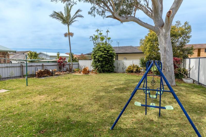 Villa Maris - Pet Friendly with Spa & Fire Pit - image 12