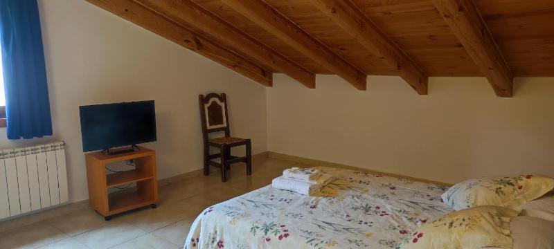 Double Room image 3