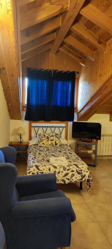 Classic Triple Room image 3