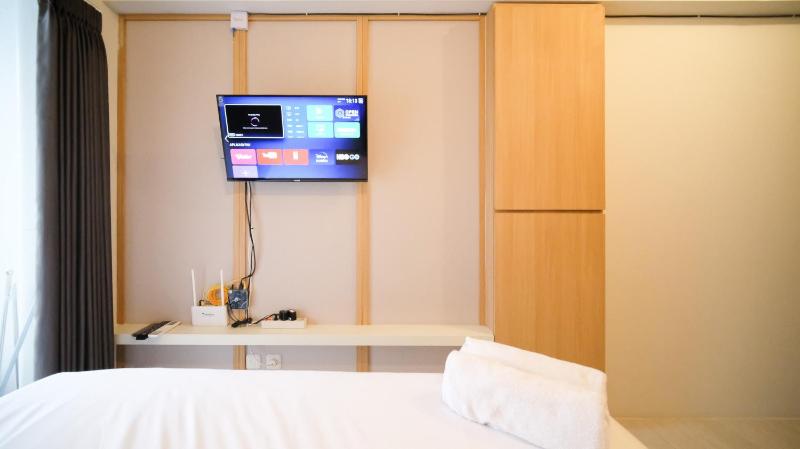 Best Choice and Strategic Location Studio at Apartment Suncity Residence By Travelio - image 10