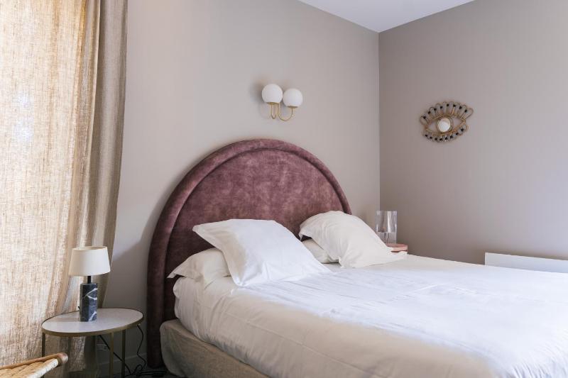 Double Room image 2