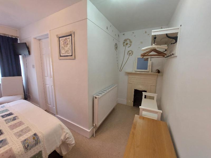 Double Room with Private Bathroom image 1