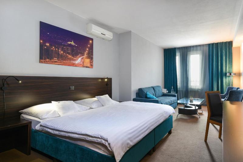 Executive Suite image 1