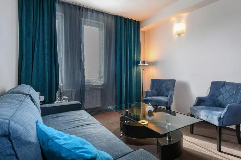 Executive Suite image 3