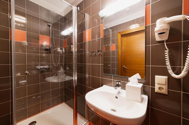 Standard Double Room image 4