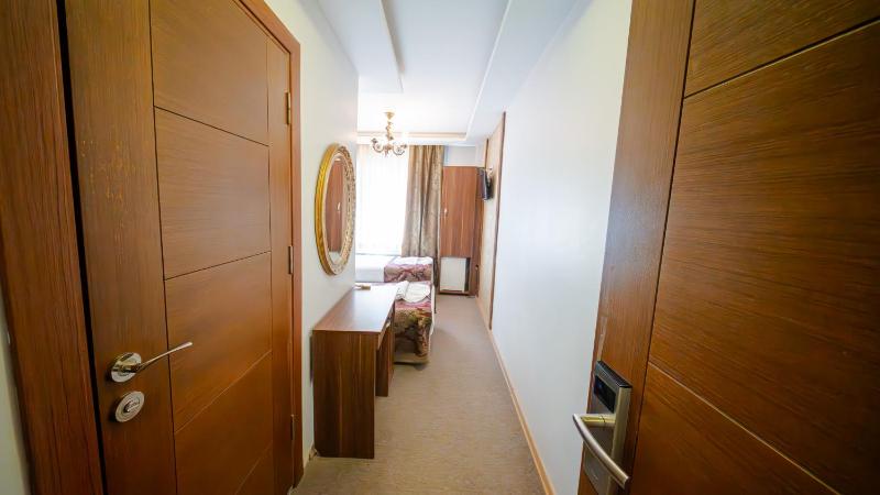 Standard Double or Twin Room image 1
