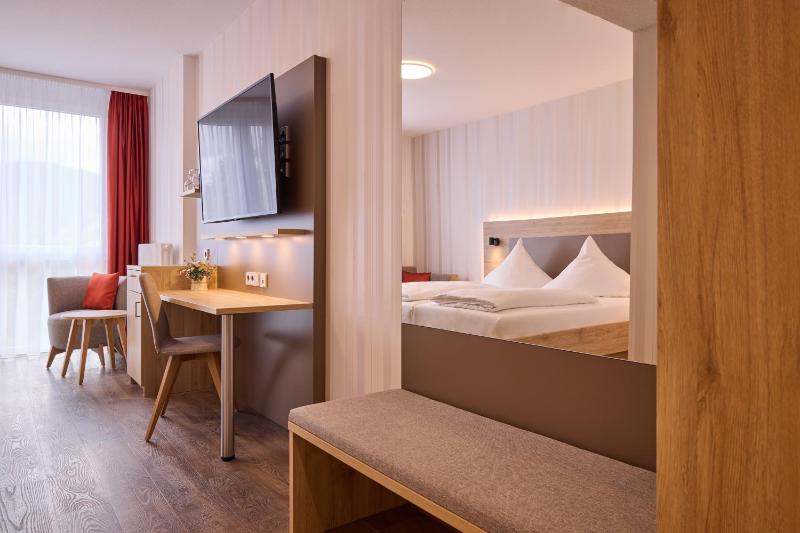 Deluxe Double Room image 1