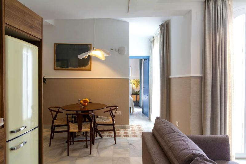 Feelathome San Lorenzo Apartments - image 11