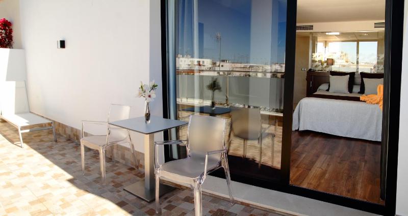 Premium Double with Terrace & Whirlpool image 3