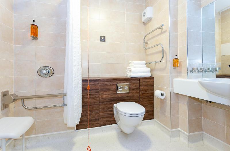 Classic Double Room - Accessible/Non-Smoking image 2