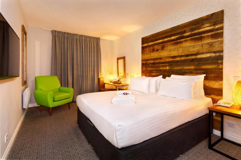 Classic Double Room - Accessible/Non-Smoking image 3
