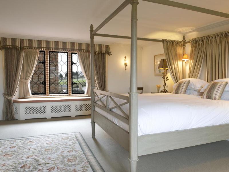 Deluxe Suite image 3