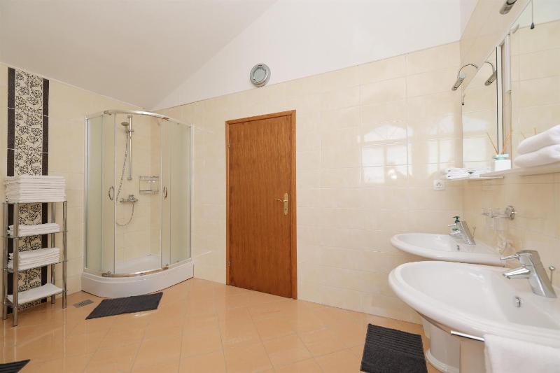 House Anna - image 4