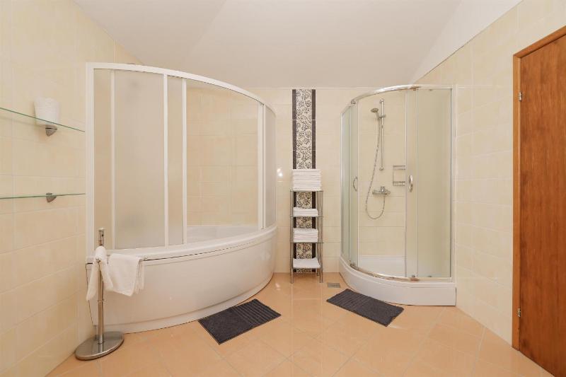 House Anna - image 36