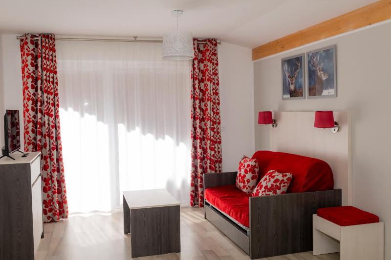 Studio Apartment image 4