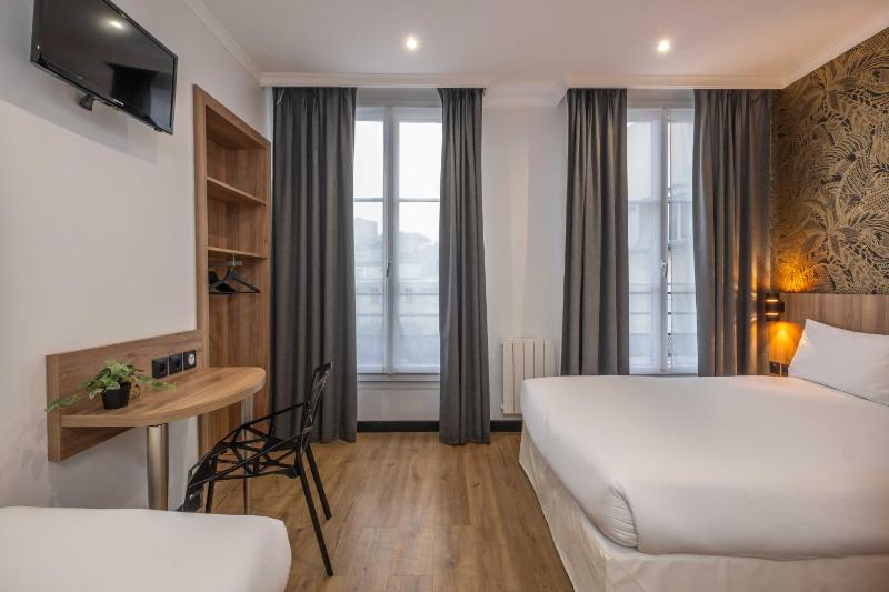 Quadruple Room image 1