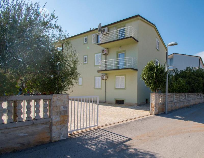 Apartments Antique Ivo - image 10