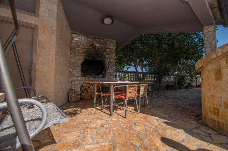 Apartments Antique Ivo - image 12
