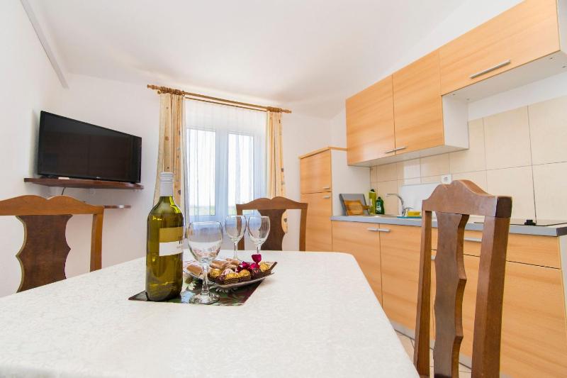 Apartments Antique Ivo - image 9