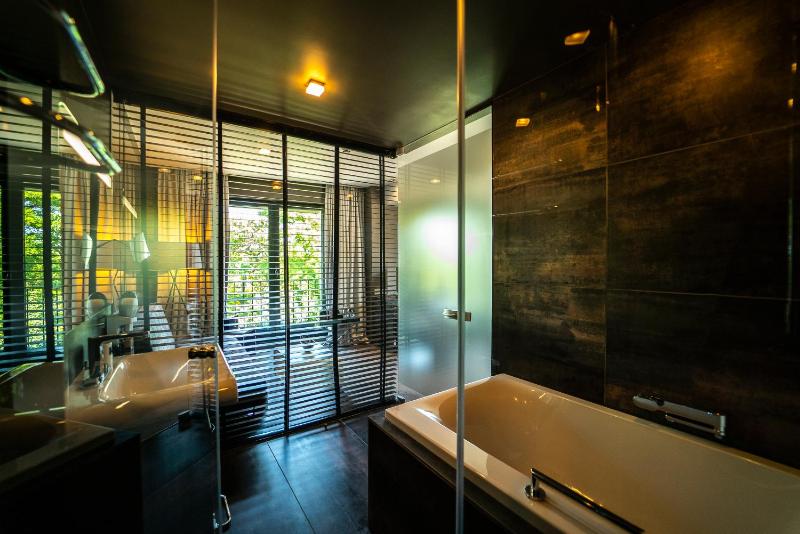 Middle Suite image 2