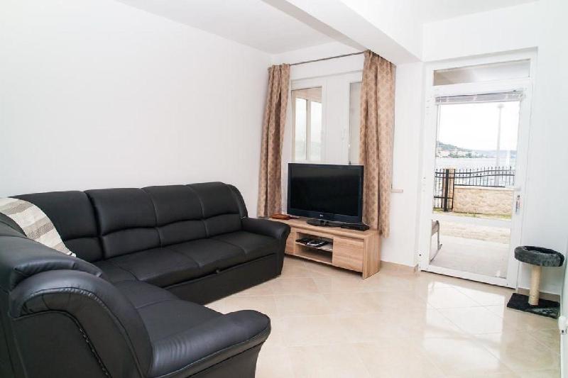 Apartments Villa J i M by the sea - image 22