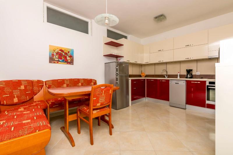 Apartments Villa J i M by the sea - image 29