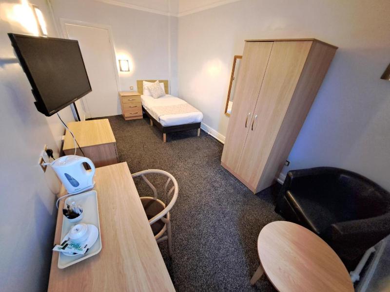 Single Room image 1