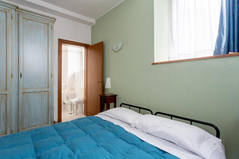 Double Room with Private Bathroom image 4