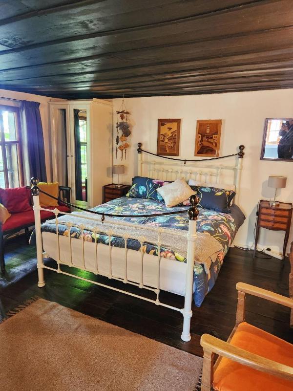 Deluxe Double Room with Bath image 4