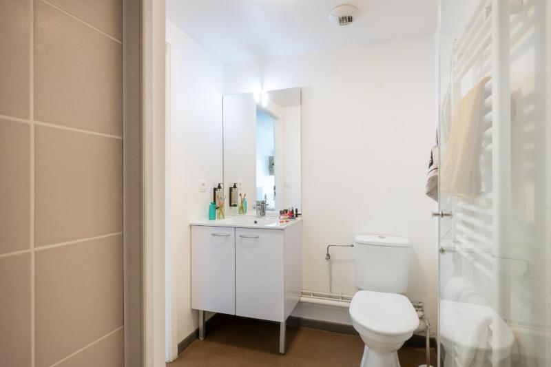 Studio Single Bed image 3