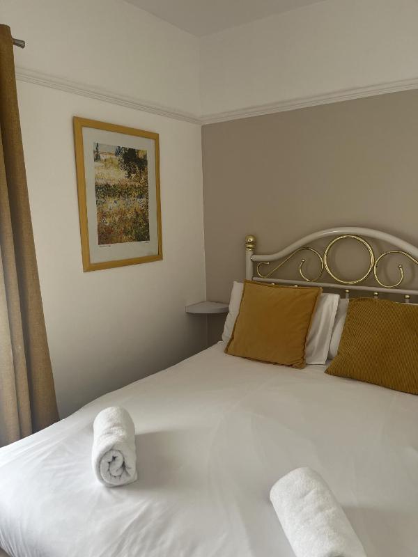 Quadruple Room with Shower image 1
