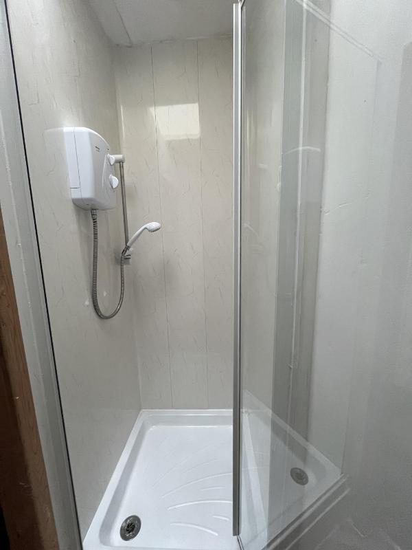 Standard Single Room with Shared Bathroom image 4