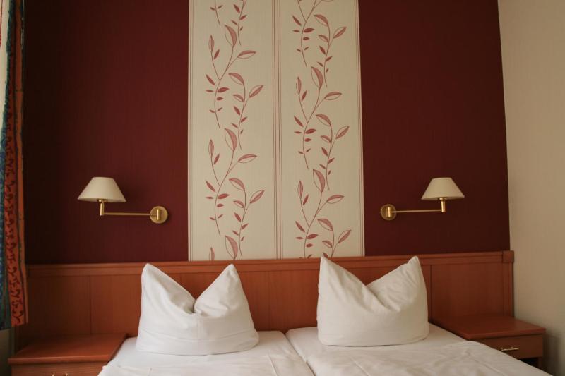 Double Room image 2
